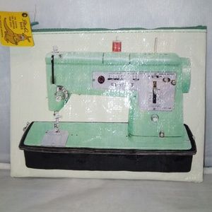 Blue Q Bags Recycled Plastic Accessory Zipper Case